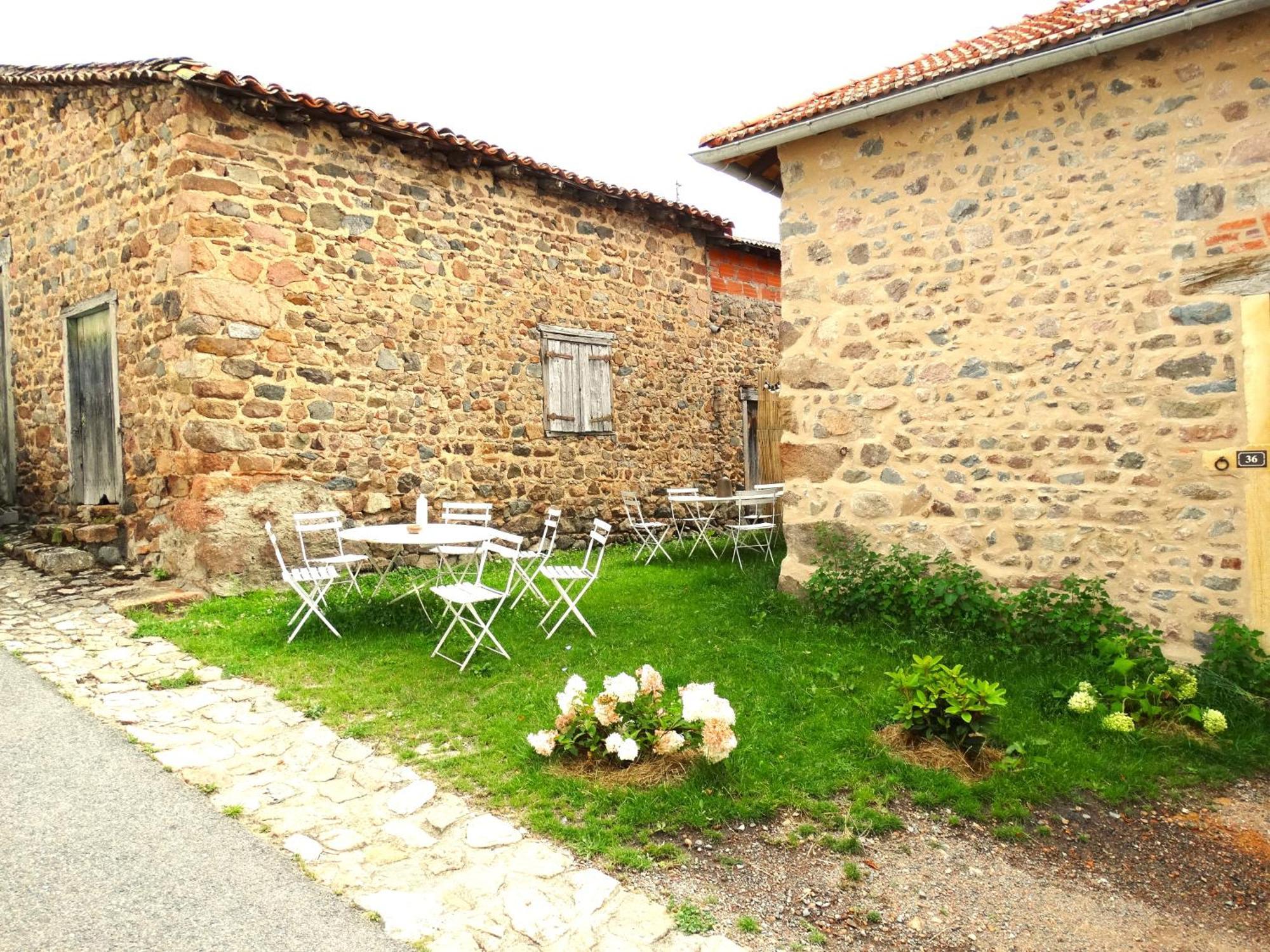Charmant hébergement dans village pittoresque Saint-Jean-Saint-Maurice-sur-Loire Extérieur photo